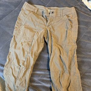 Kuhl Capri pants- brownish grey color. Great condition